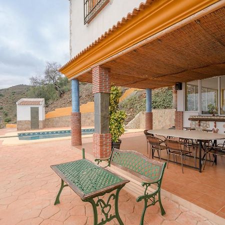 Cortijo La Encina Villa Sayalonga Kültér fotó