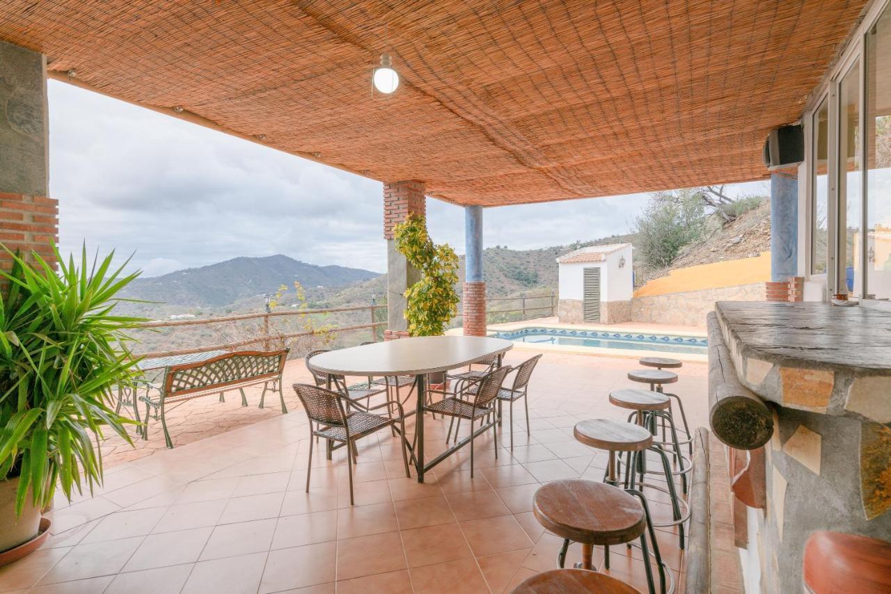 Cortijo La Encina Villa Sayalonga Kültér fotó